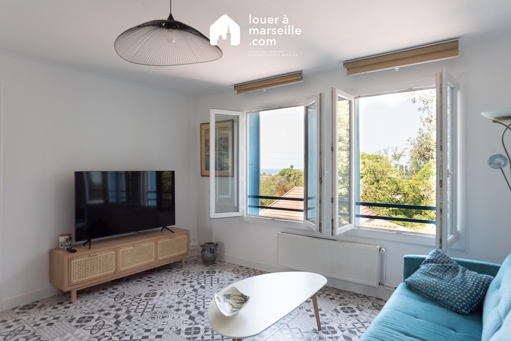 C�t� Bor�ly - Marseille 13008