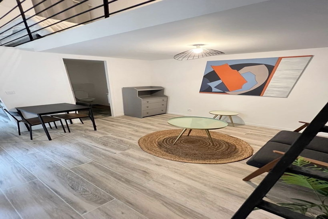 ABEILLE CUBE � - Marseille 13001
