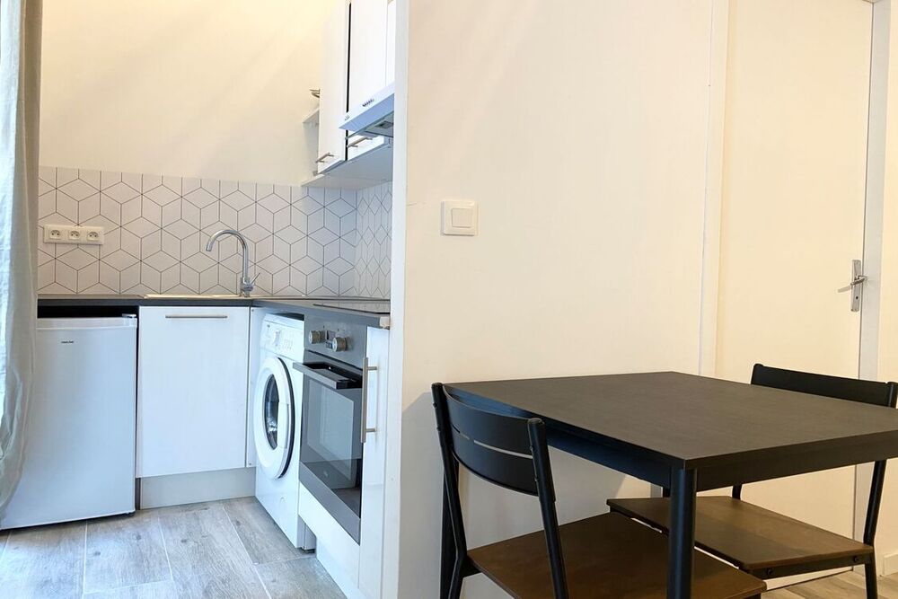 ABEILLE CUBE � - Marseille 13001