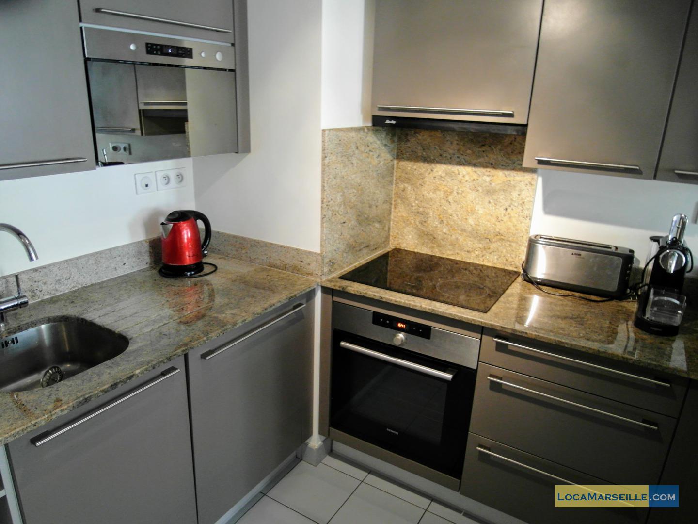 Le Republique* - Marseille 13002