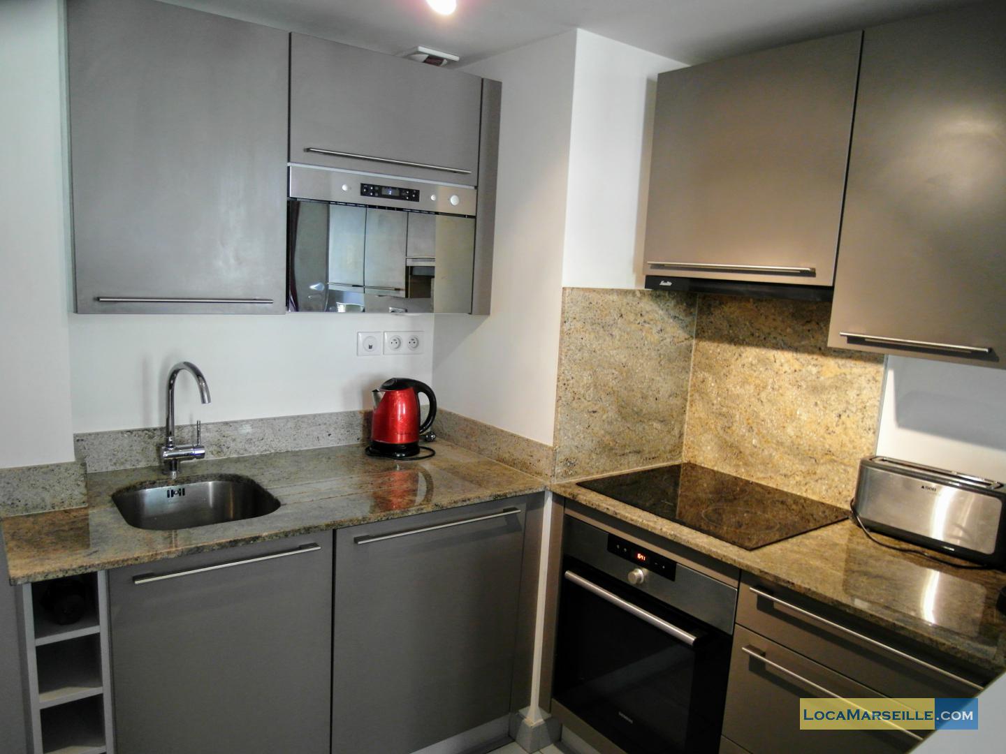 Le Republique* - Marseille 13002