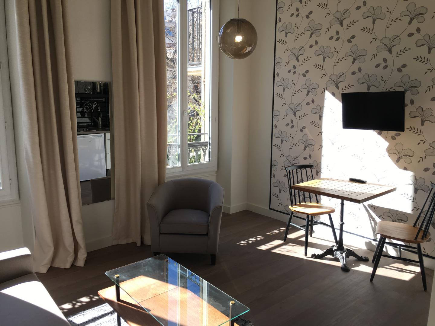 Dragon 1* - Marseille 13006