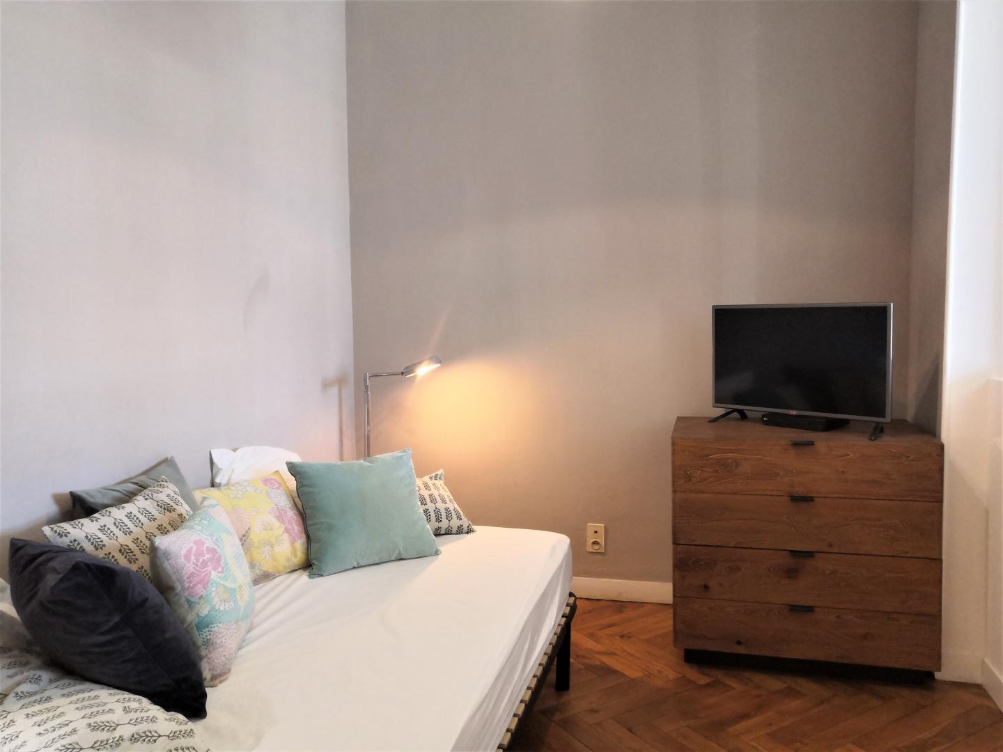 Le Cl�menceau* - Marseille 13004