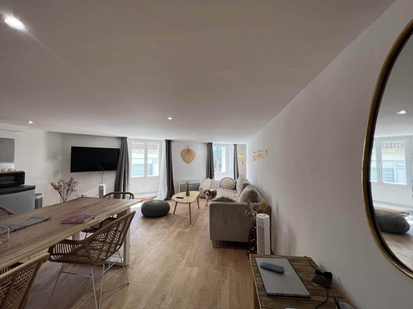 Wood Flat* - Marseille 13001