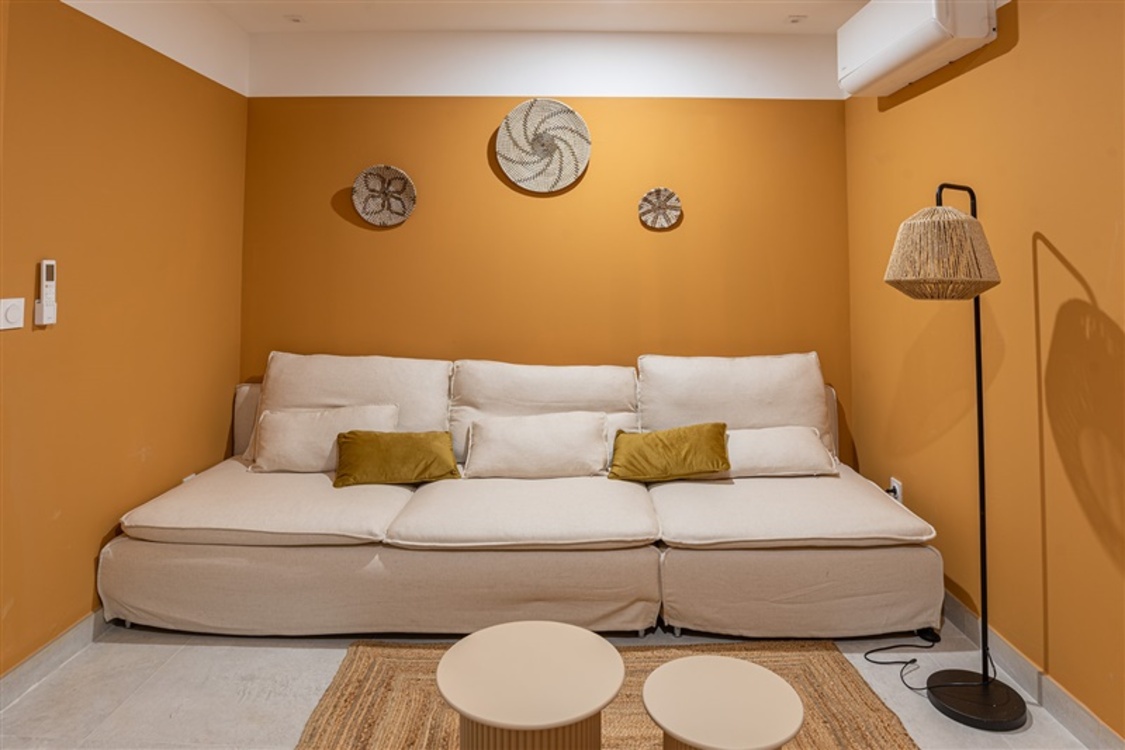 CHAMBRE 5 - COLODGE � - MARSEILLE  13001