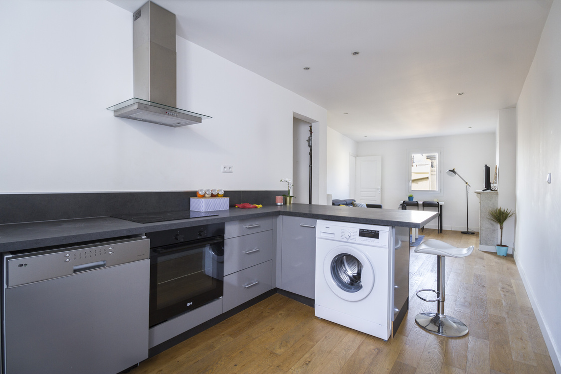 L'ATHENES � - Marseille 13001