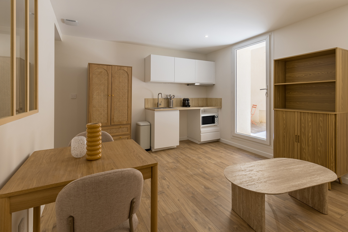 R1 � - MARSEILLE 13001