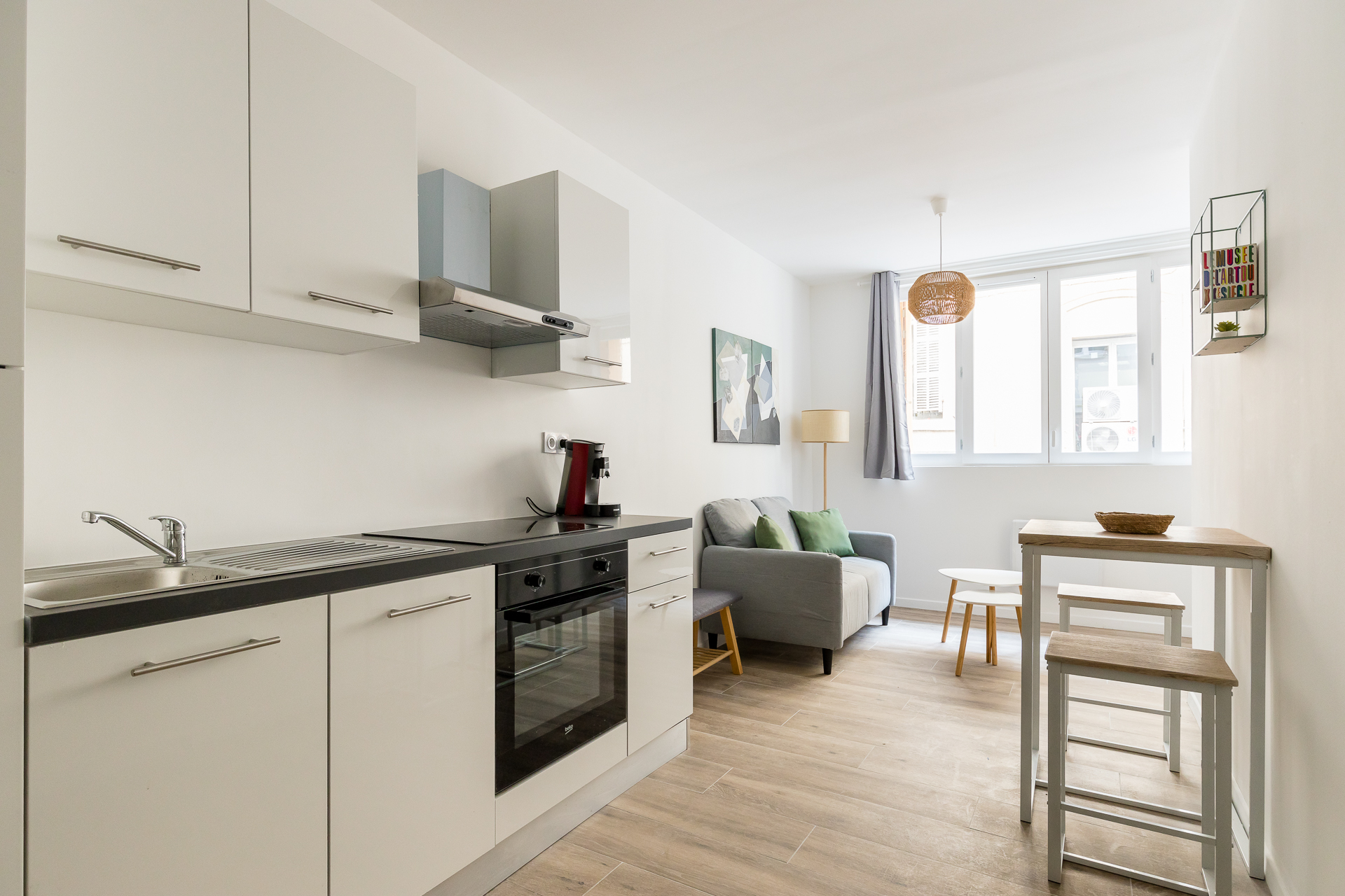 VACON 1* - Marseille 13001