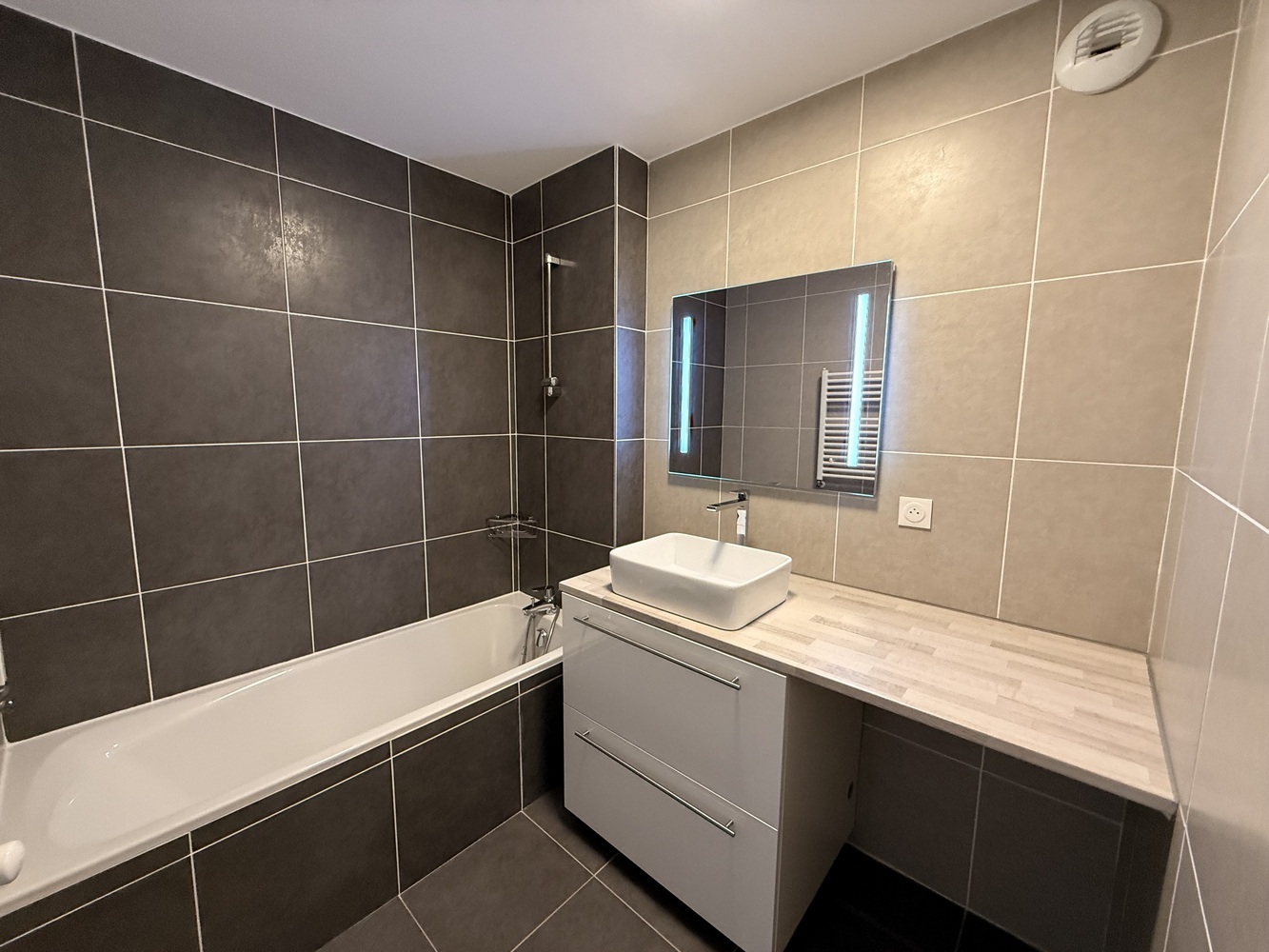 Appartement � Marseille 10�me - photo 9